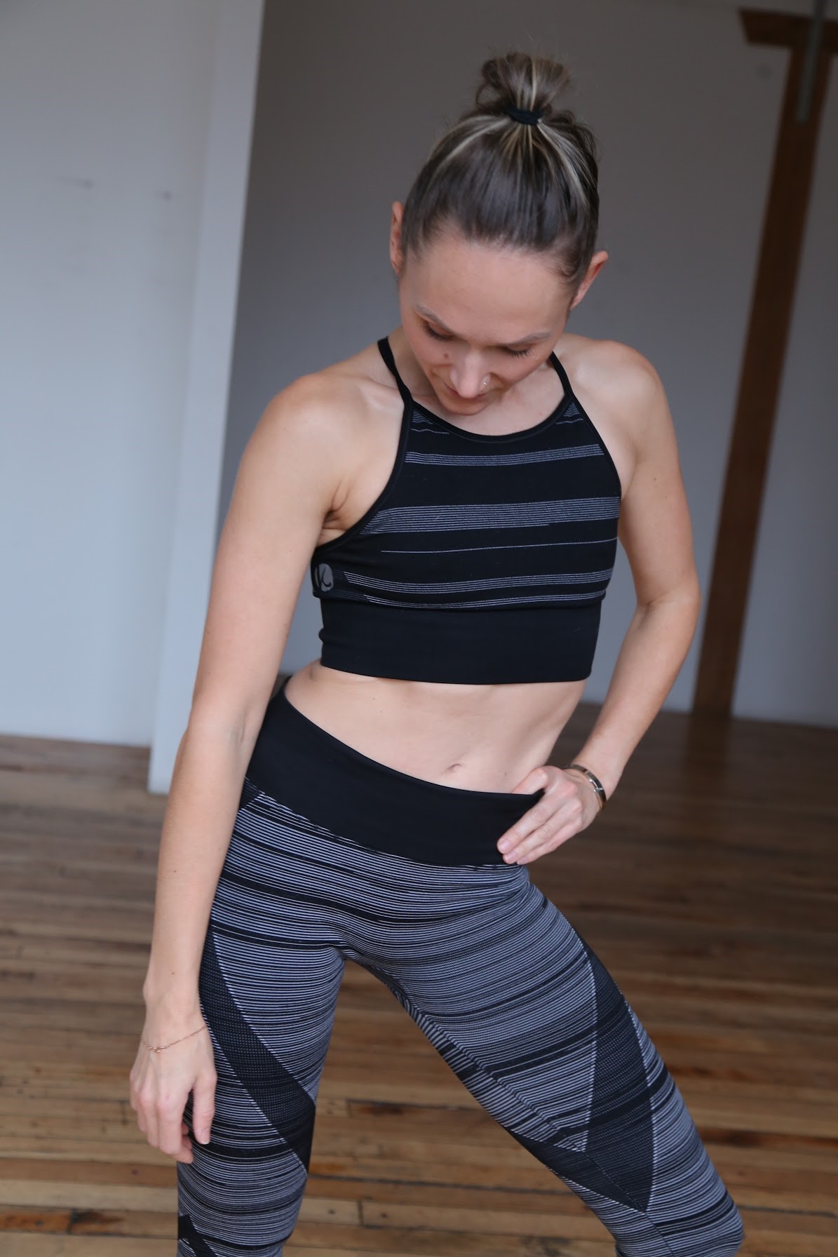 Women's static crop top - Image 8